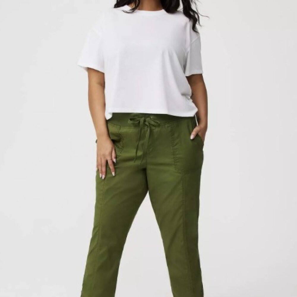 NWT-Torrid-Pull-On Convertible Poplin Crop Pant